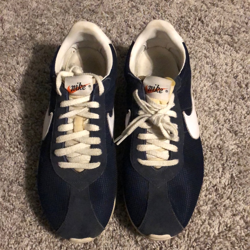 Classic Nike throwback waffle trainer.